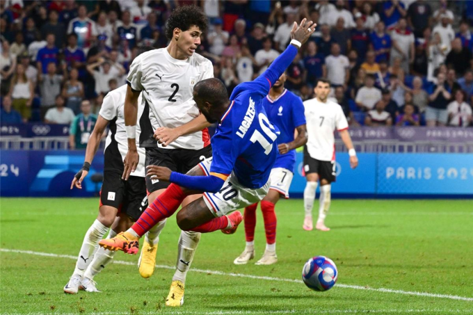 REPORT: Wolverhampton make offer for Egypt's Omar Fayed